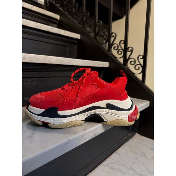 Balenciaga BNWT triple S main image 9